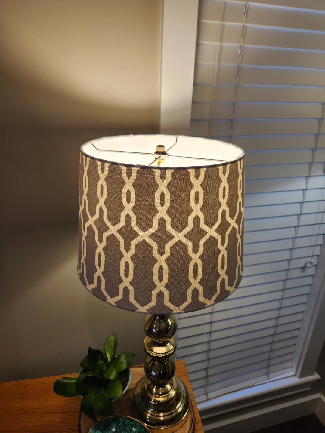 Vintage gold/brass table lamp - photo 3