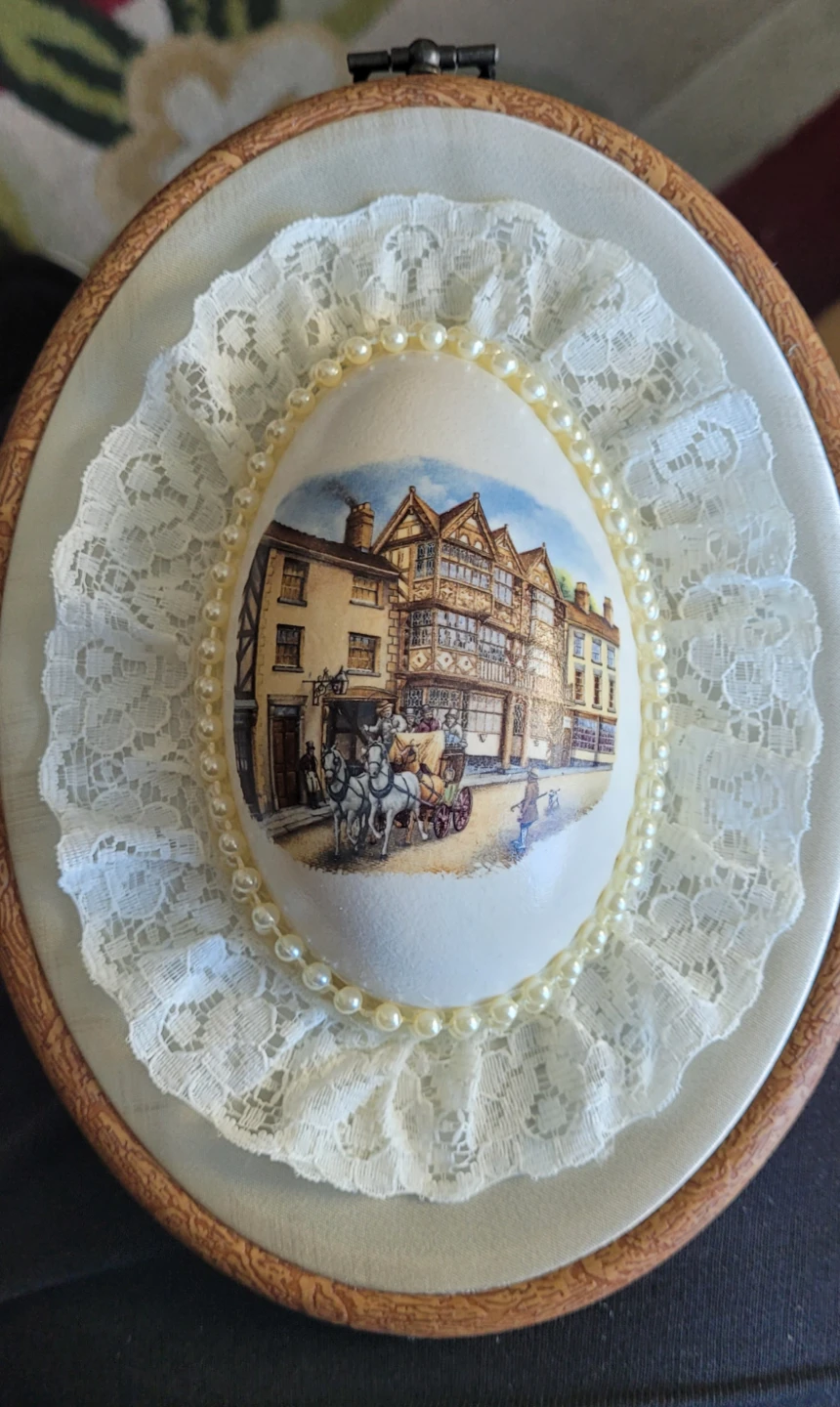 Decorative Goose Egg w Historical Scene
