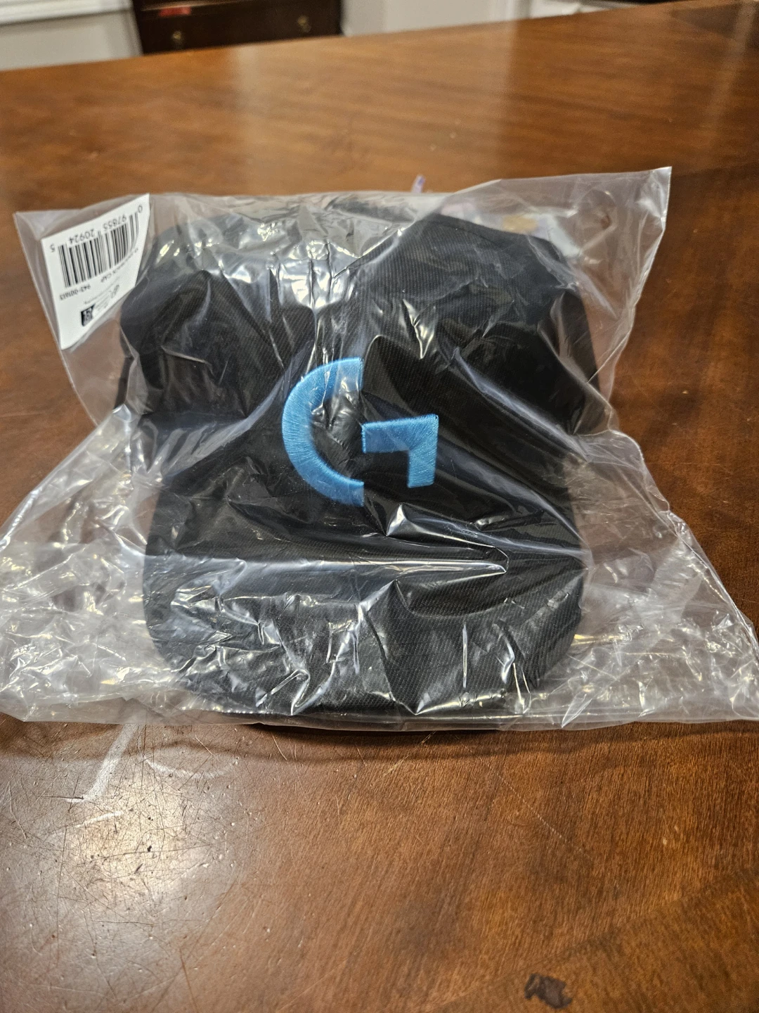 Logitech Headset Stand - New in Box(+ free cap) - photo 4