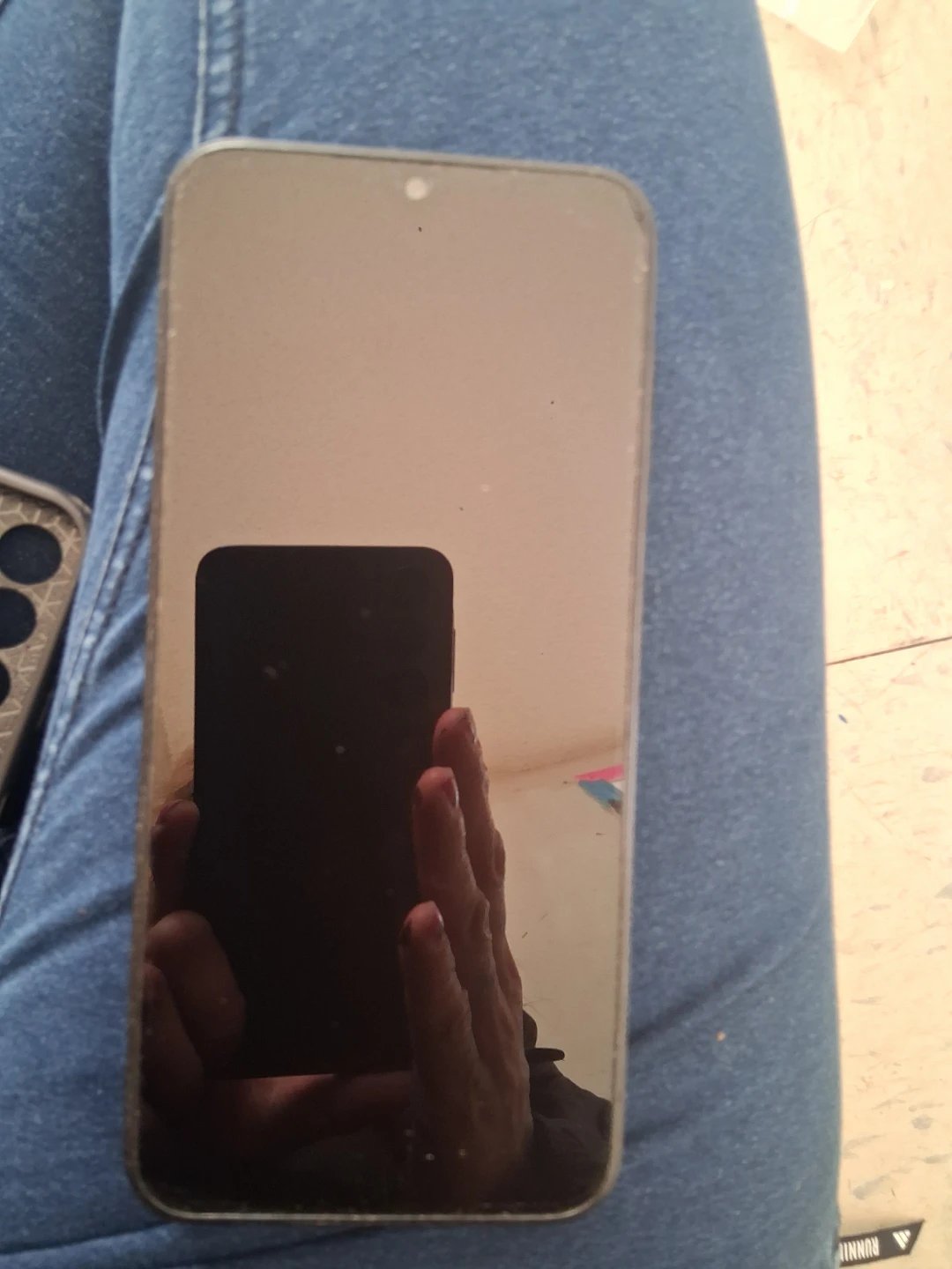 Samsung Smartphone - Black Locked - photo 2