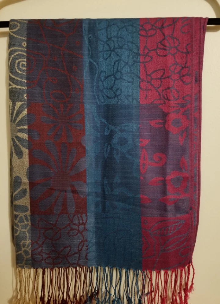 Winter Patterned Scarf with Tassels 🧡