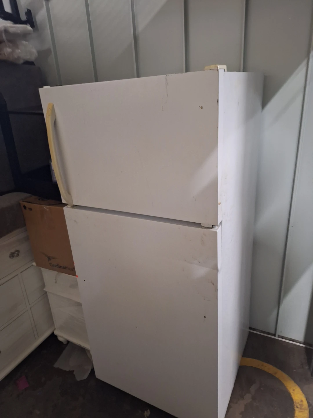 White Top Freezer Refrigerator