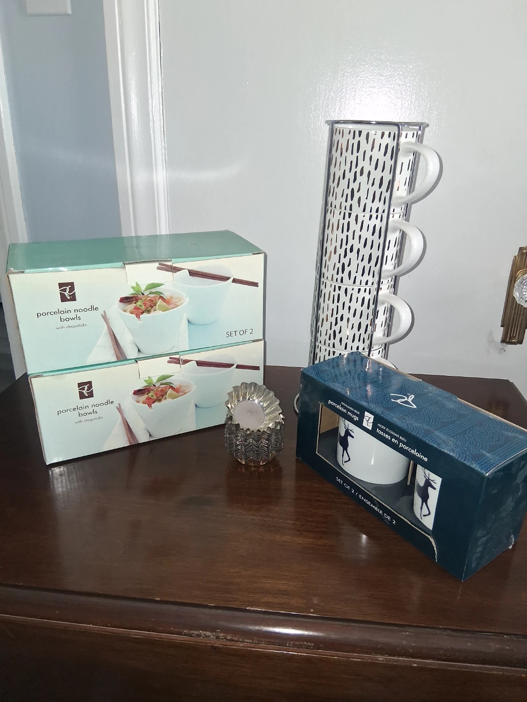 2 "Highlands Blue" Porcelain Mugs and 4 noodle bowls 4mugs