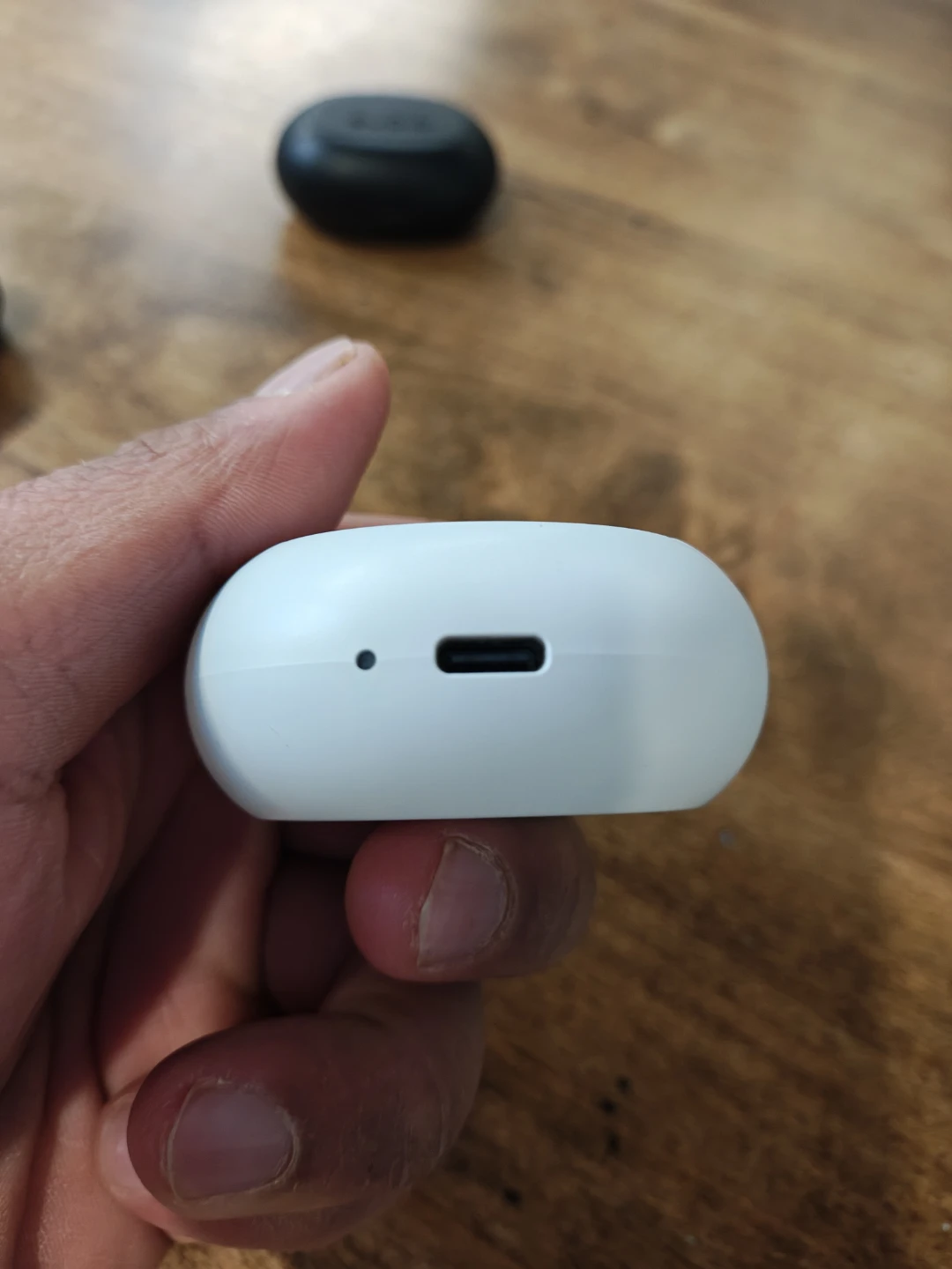 Sudio White Wireless Earbuds with Charging Case - photo 2