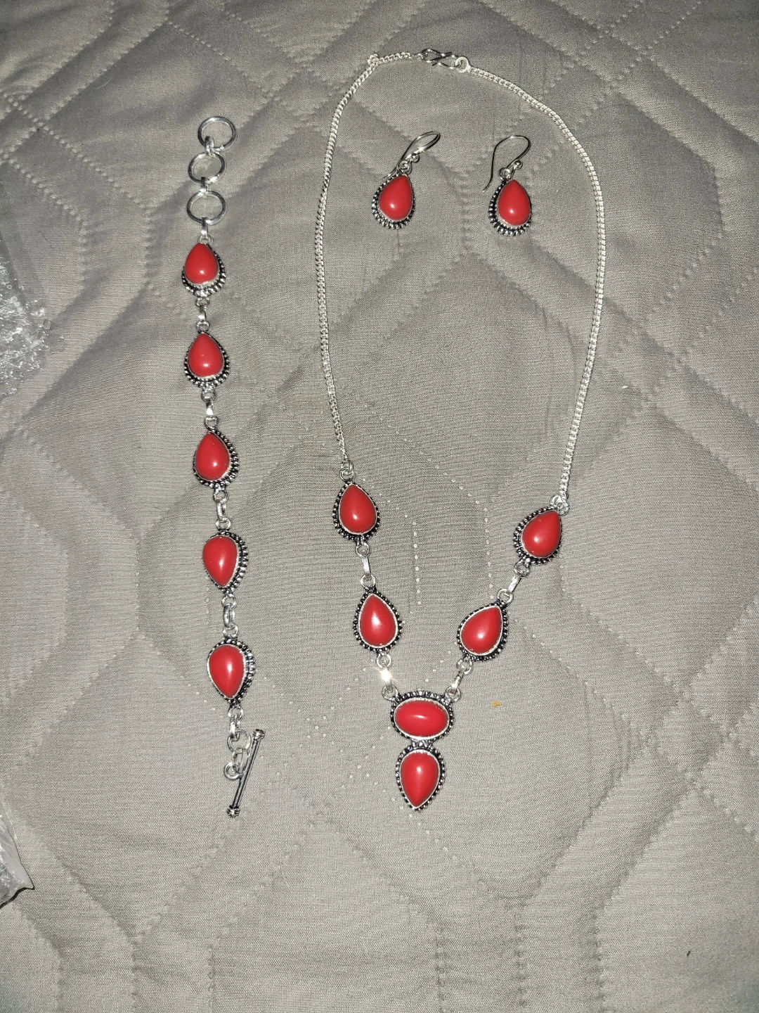 Red carpol stone silver set
