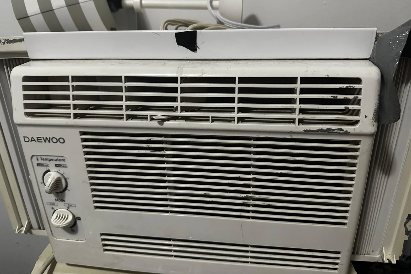 Daewoo Window Type Room Air Conditioner