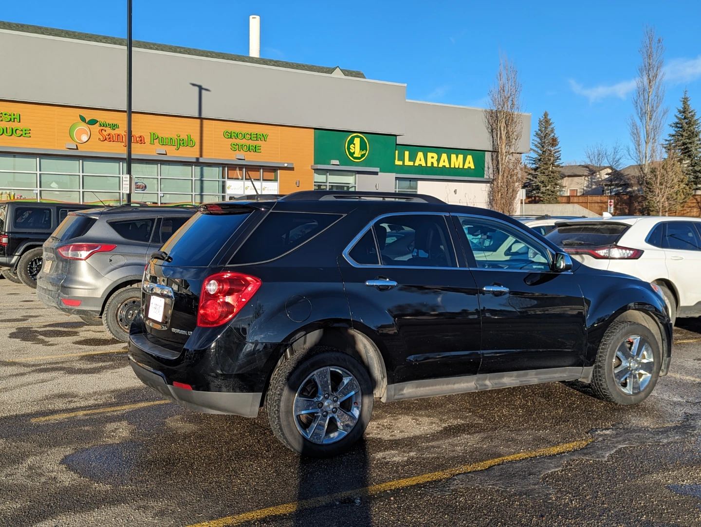 Black Chevrolet Equinox SUV - photo 4