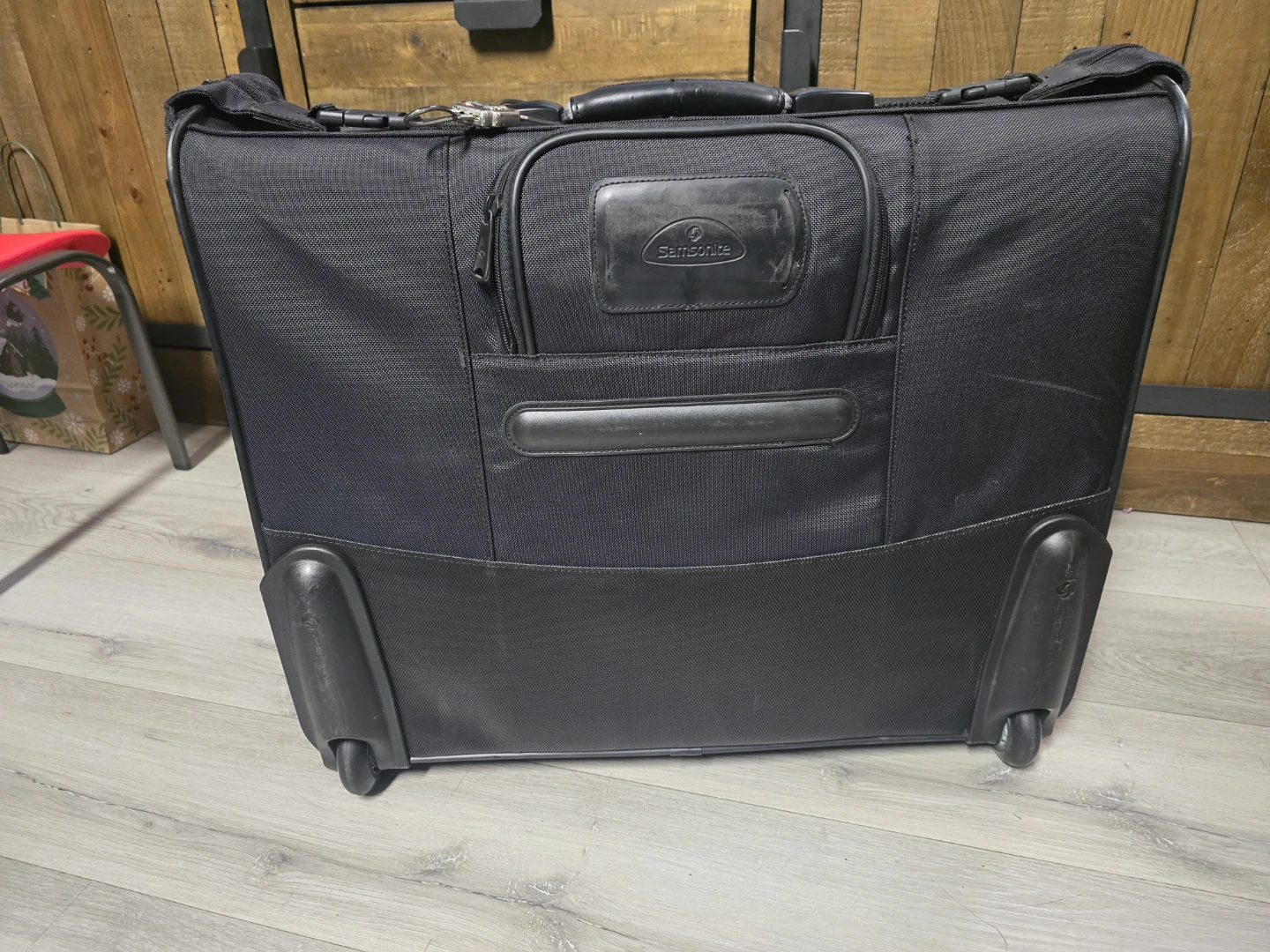 Samsonite Black Rolling Garment Bag Suitcase