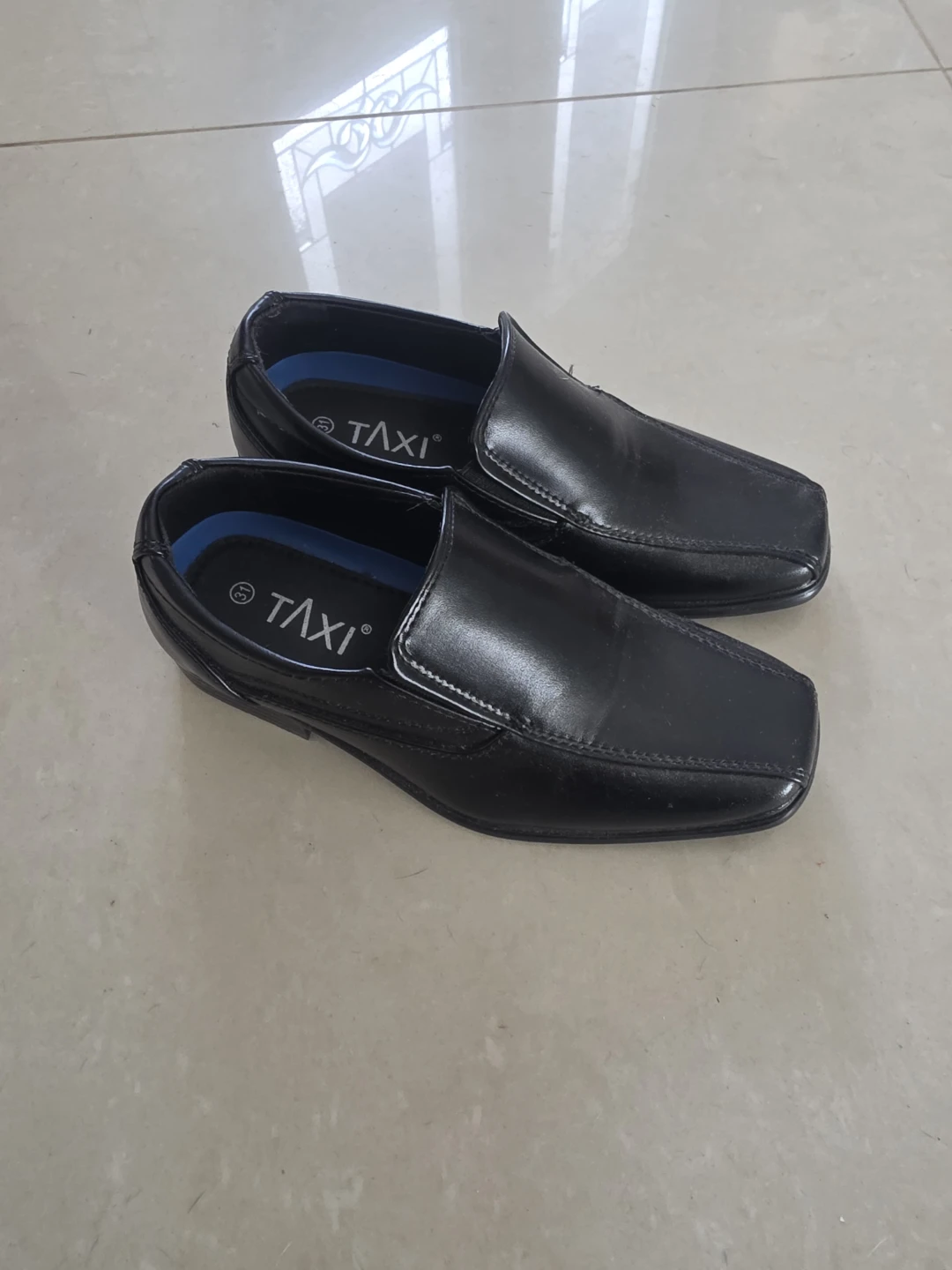 TAXI Black Leather Loafer Dress Shoes