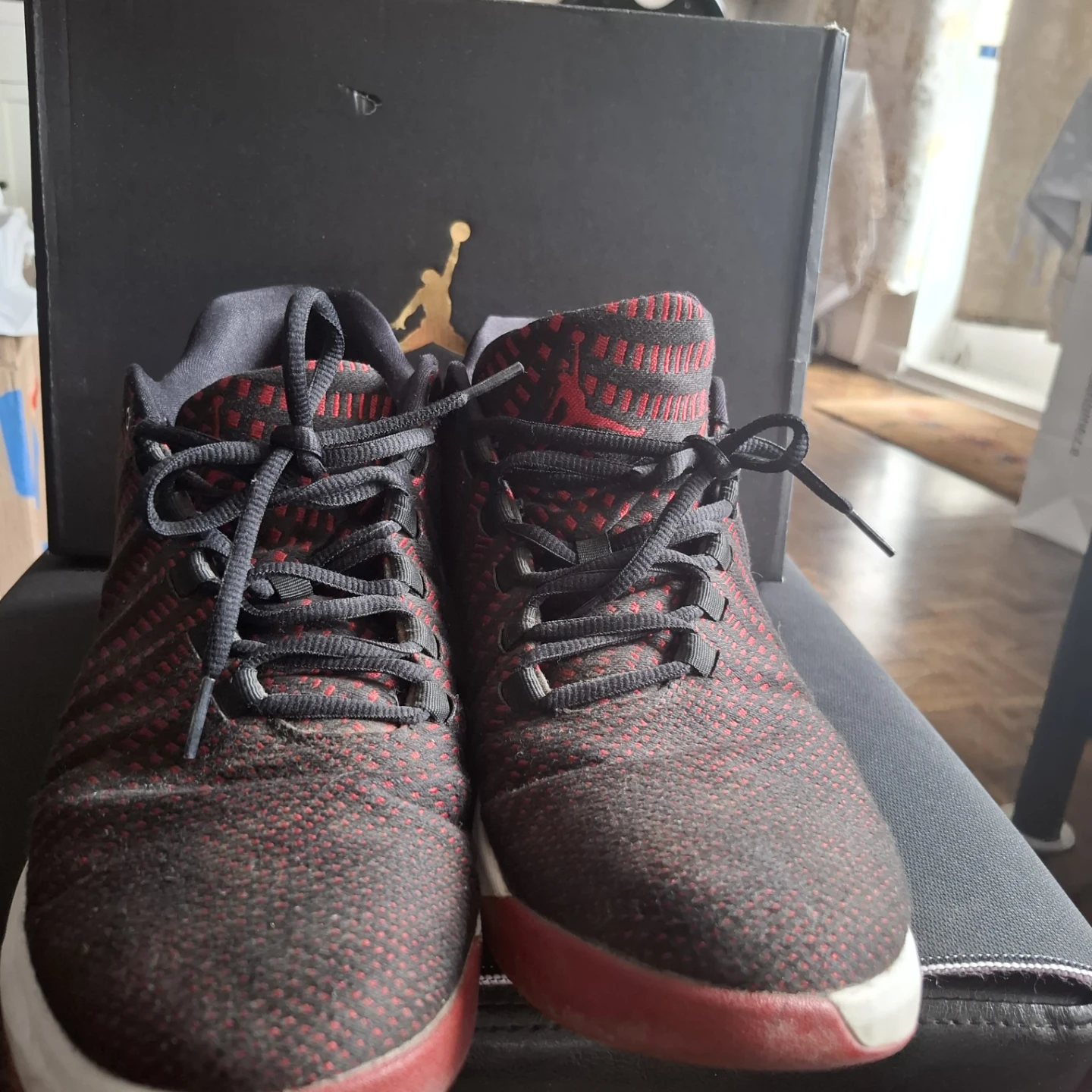 Jordan B. Fly Black Gym Red size 13