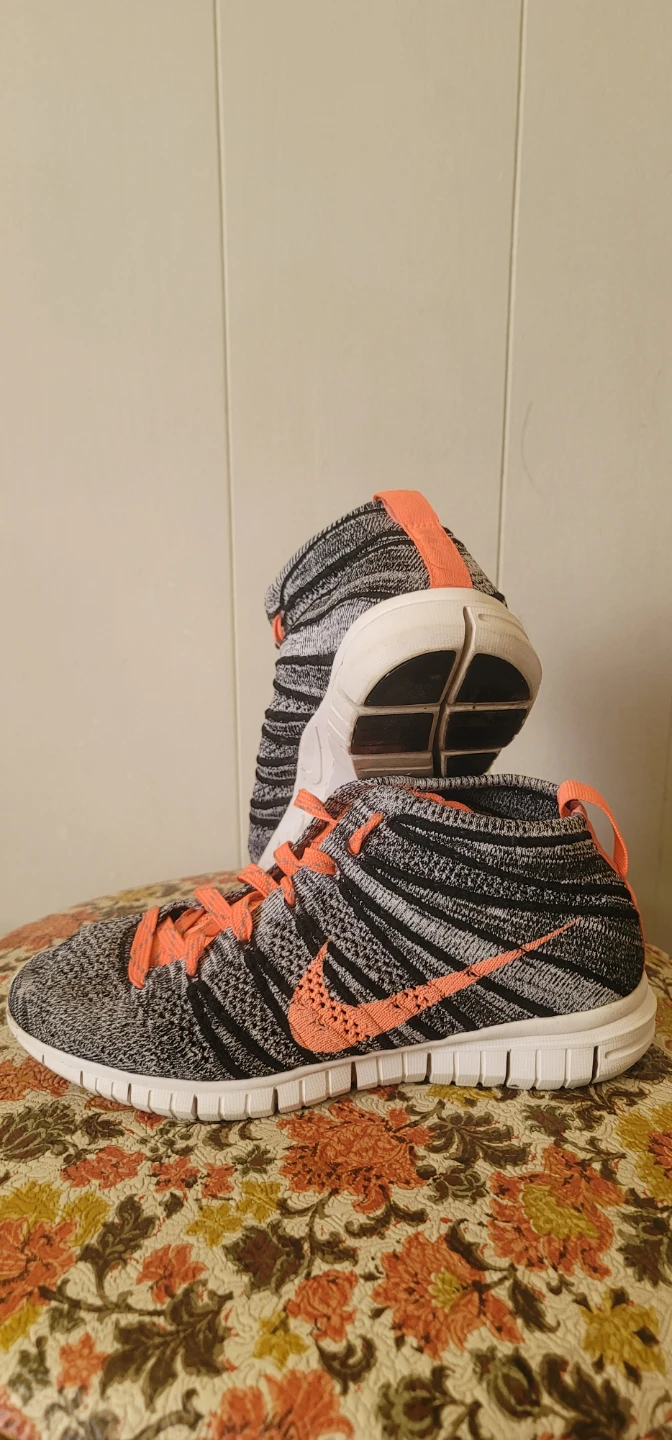 Nike Flyknit Chukka Shoes - photo 2