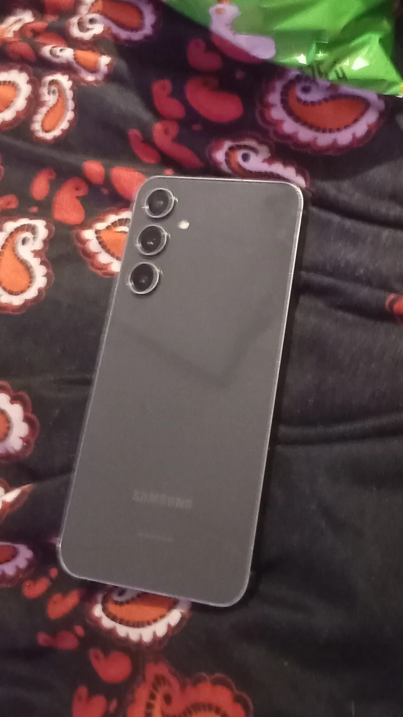Samsung Galaxy S23 FE - photo 2