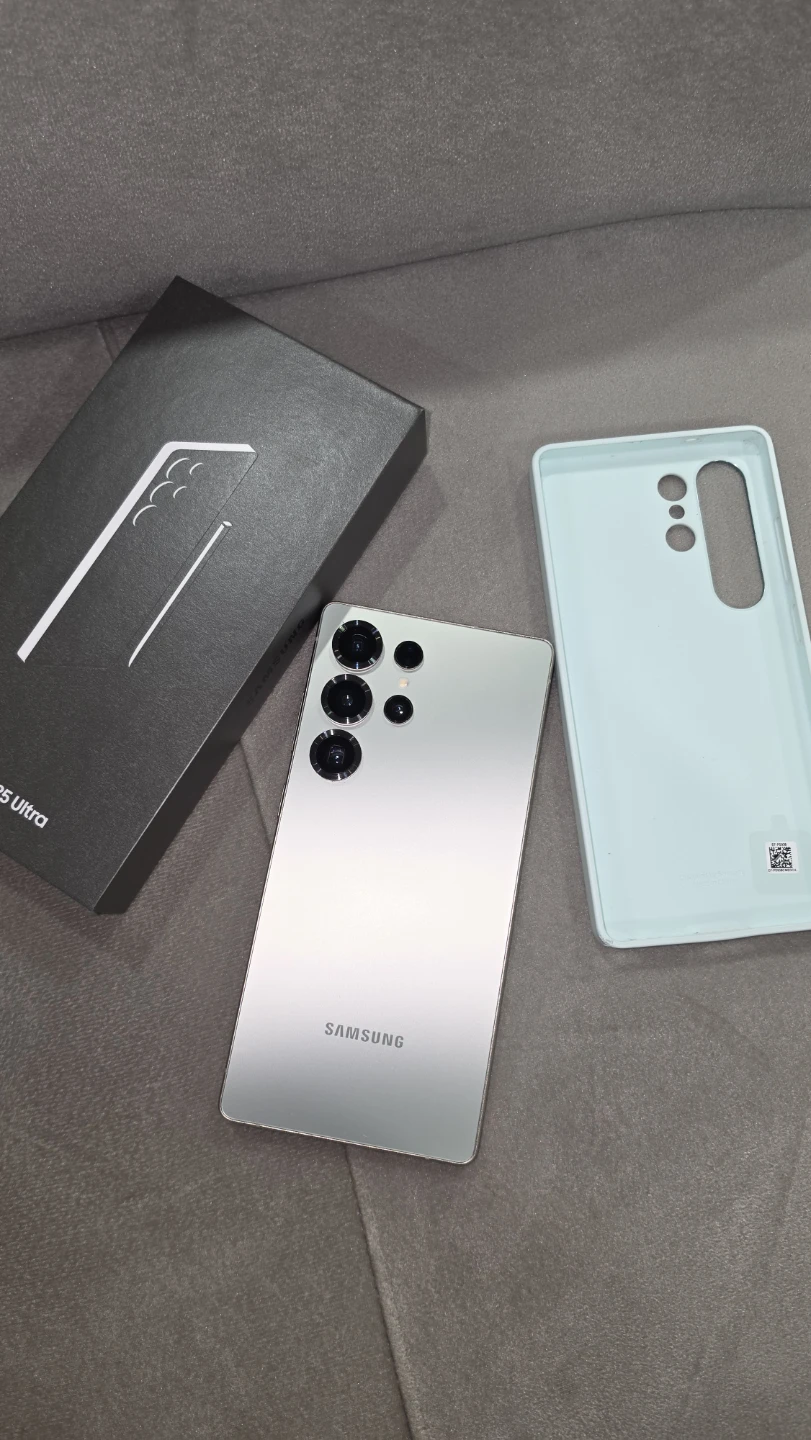 Samsung Galaxy S25 Ultra with Box, Case, Screen & Lens Protector