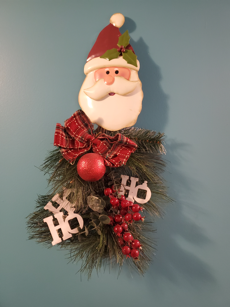 Santa Hanging Decor (indoor or outdoor)🥕 #freecycle