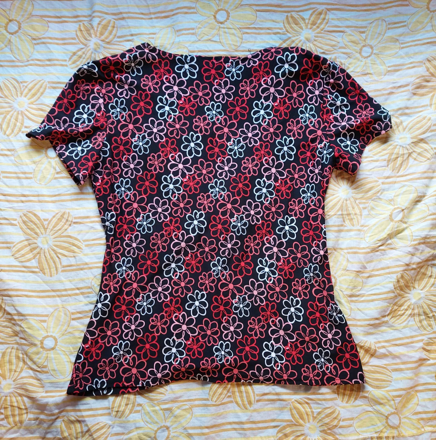 Poet floral top with a cute buckle detail - photo 2