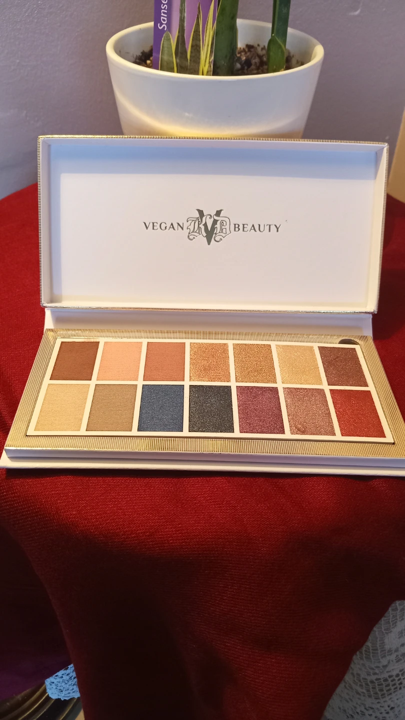 Vegan Beauty Edge of Reality Eyeshadow Palette - photo 3