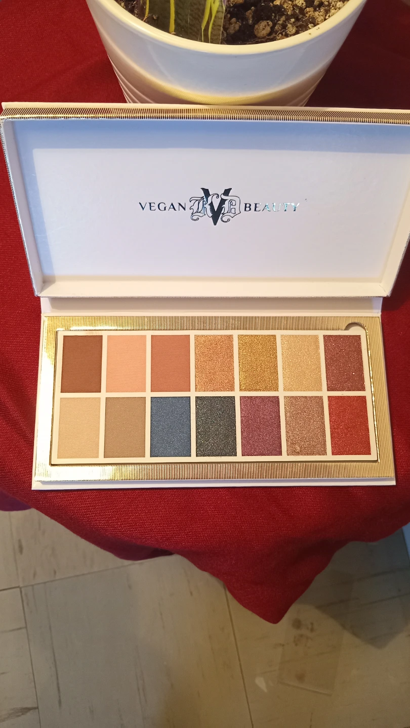 Vegan Beauty Edge of Reality Eyeshadow Palette - photo 4