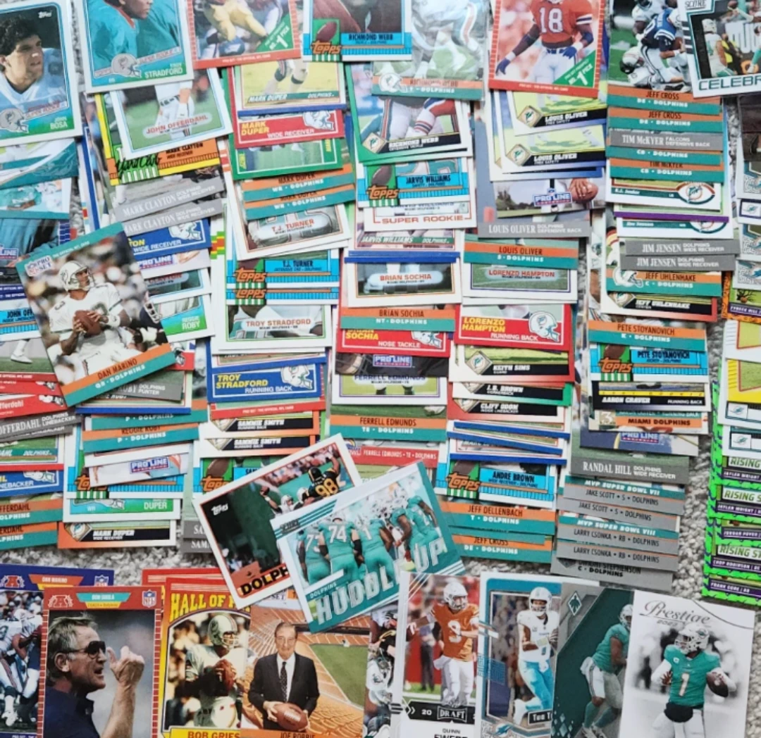 Miami Dolphins, 200 Football Cards Team lot - photo 4