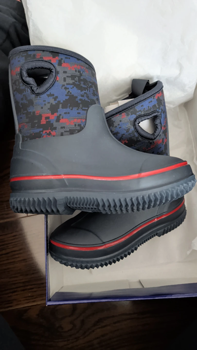 Kids' snow Boots Size 10 - photo 2