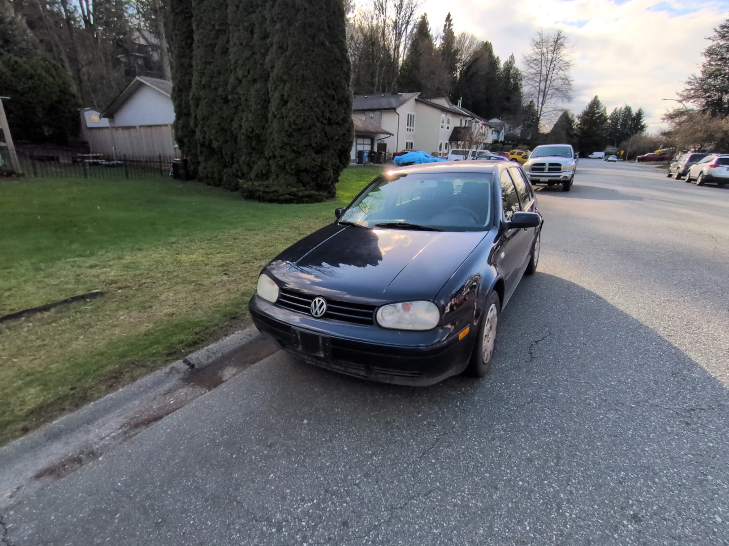 2003 Volkswagen Golf - Dark Blue - 223,438 km