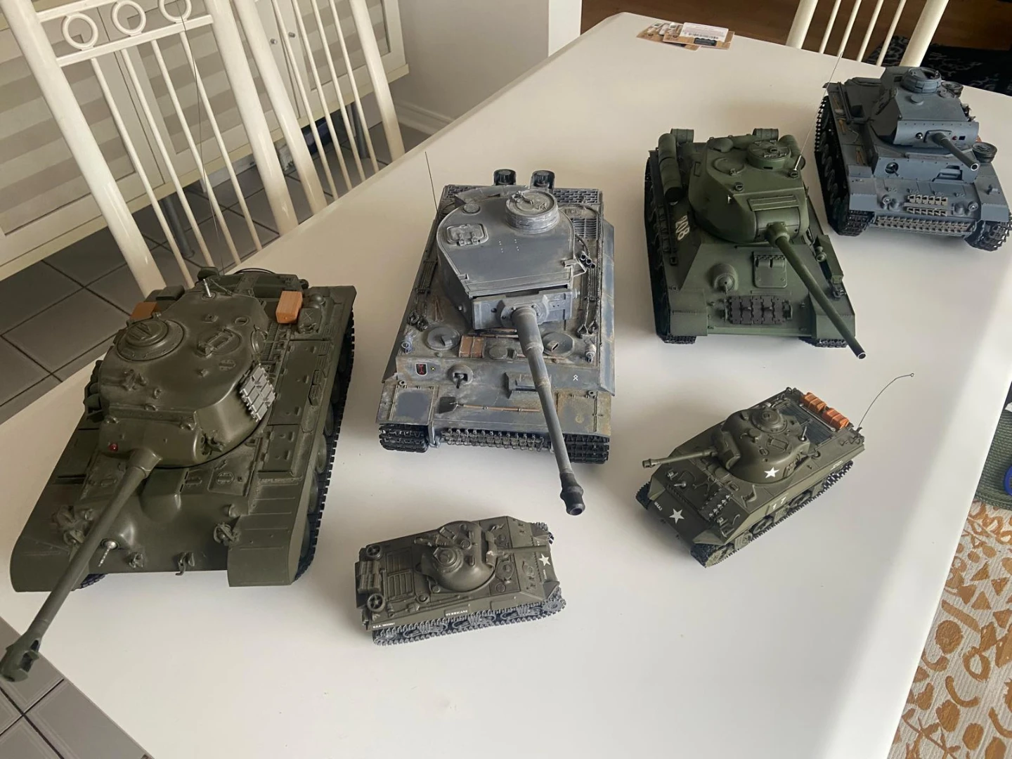 Collection of 5 Model Tanks - photo 2