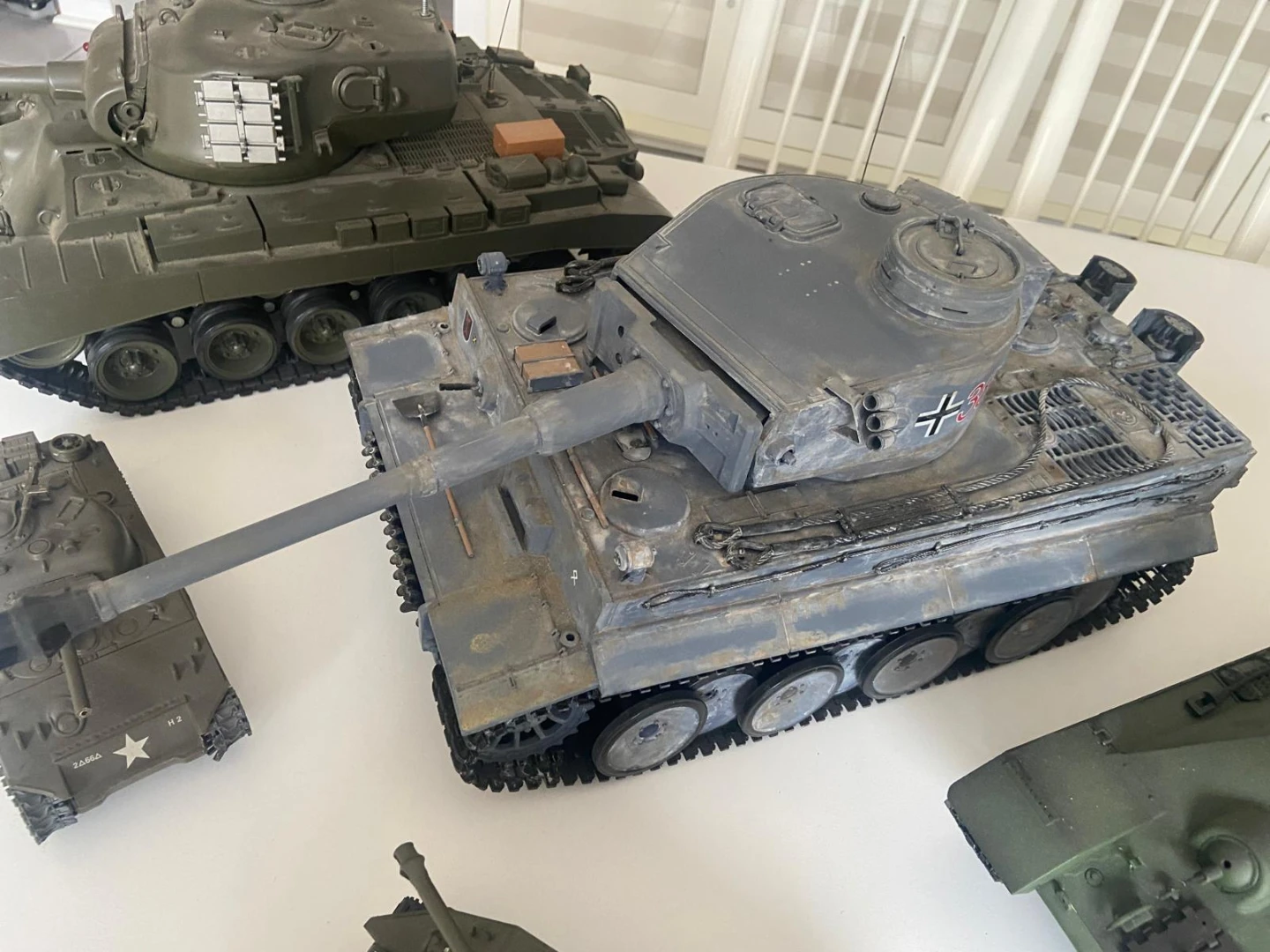 Collection of 5 Model Tanks - photo 4