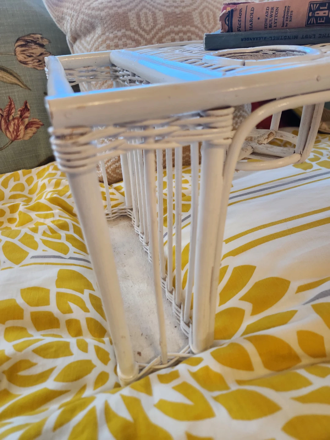 VINTAGE WICKER Bed Tray with Magazine Holder - photo 4
