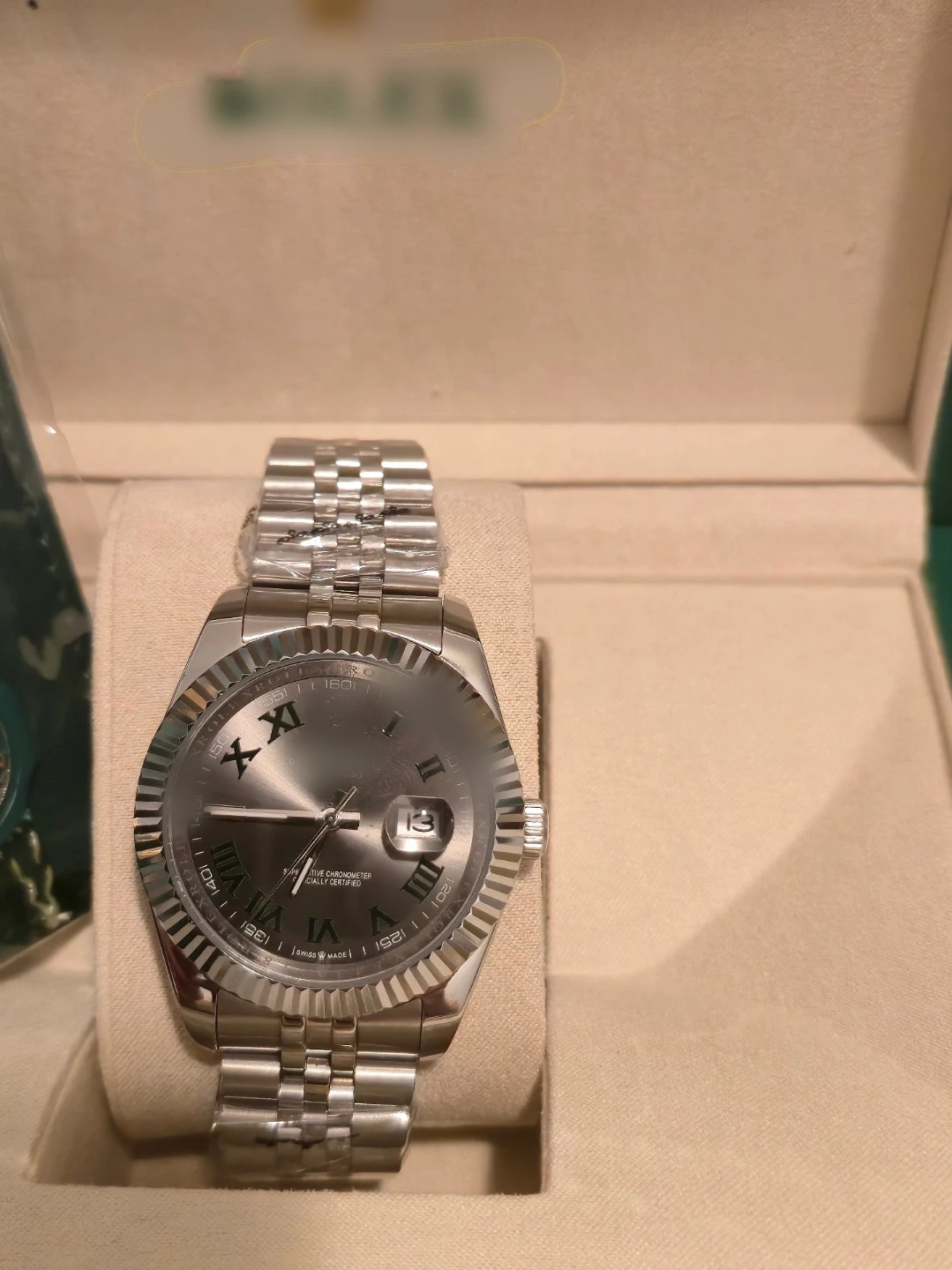 Mens luxury watches for sale w/ box and papers - photo 3