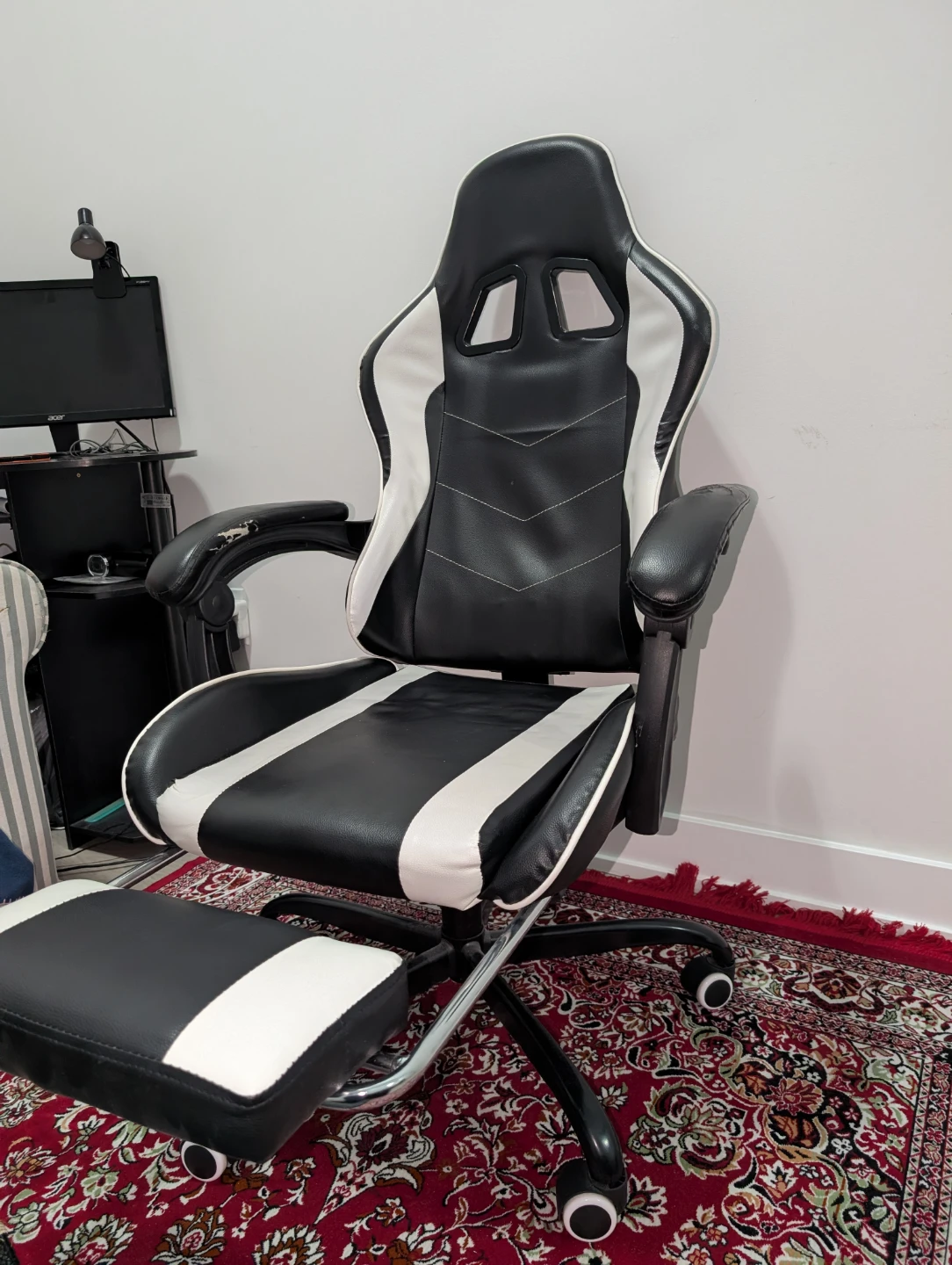 Black and White Gaming Chair with Footrest - photo 3