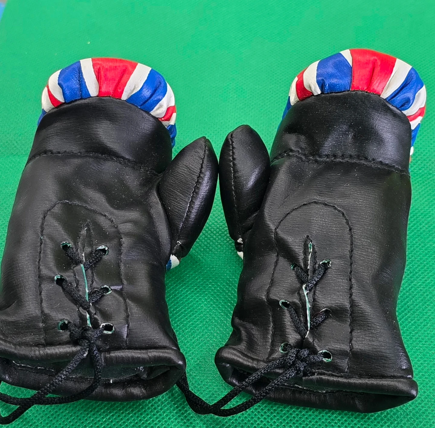 🥊 United Kingdom Mini Boxing Gloves – $12 - photo 2