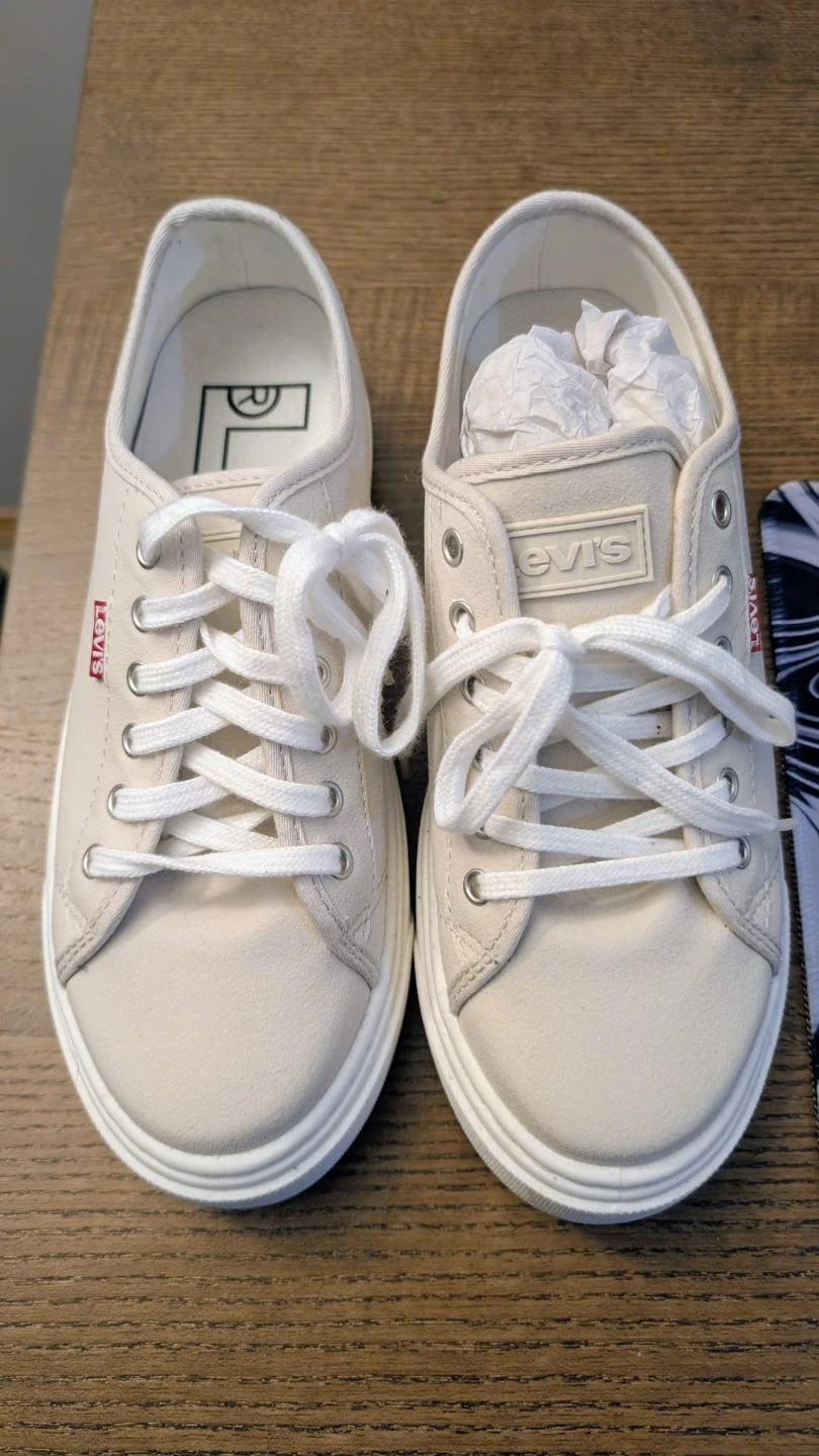 Levi's Women's Canvas Sneakers Cream Size 8 - photo 2