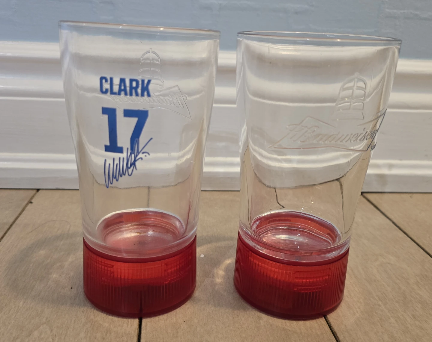 4 Budweiser Red Light Glasses (3 Wendel Clark + 1 Regular) - photo 3