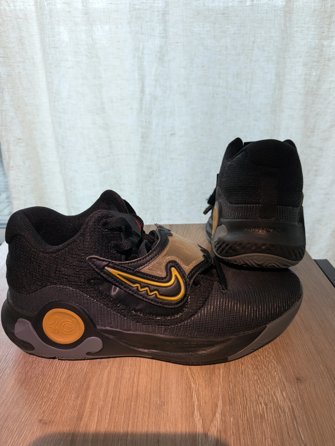 Nike Men's Basketball shoes - photo 2