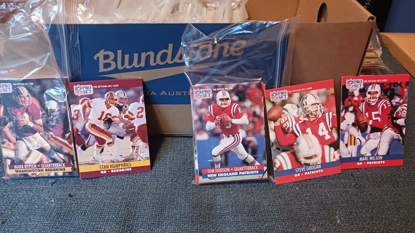 Assorted Football Cards - photo 3