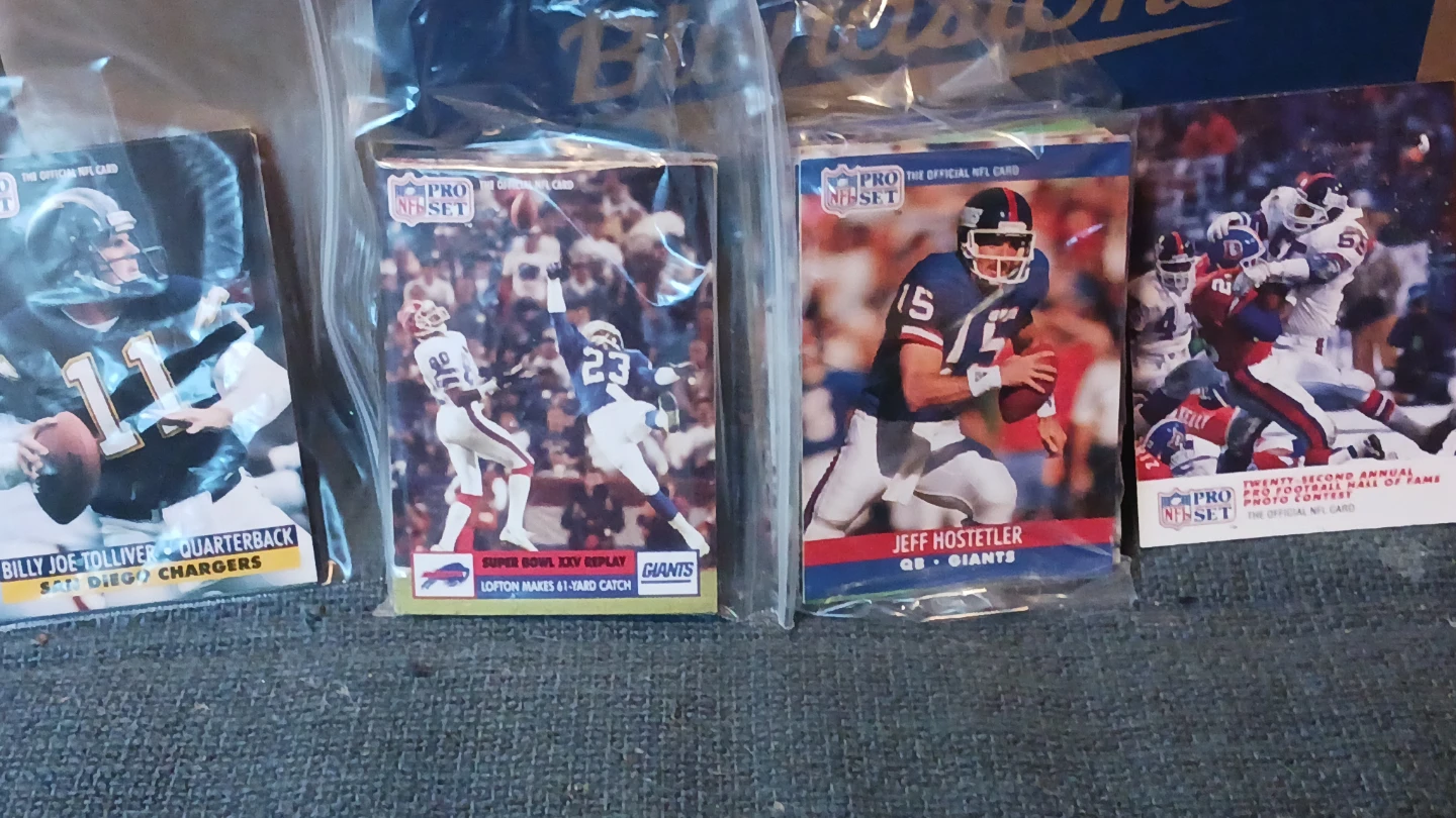 Assorted Football Cards - photo 4