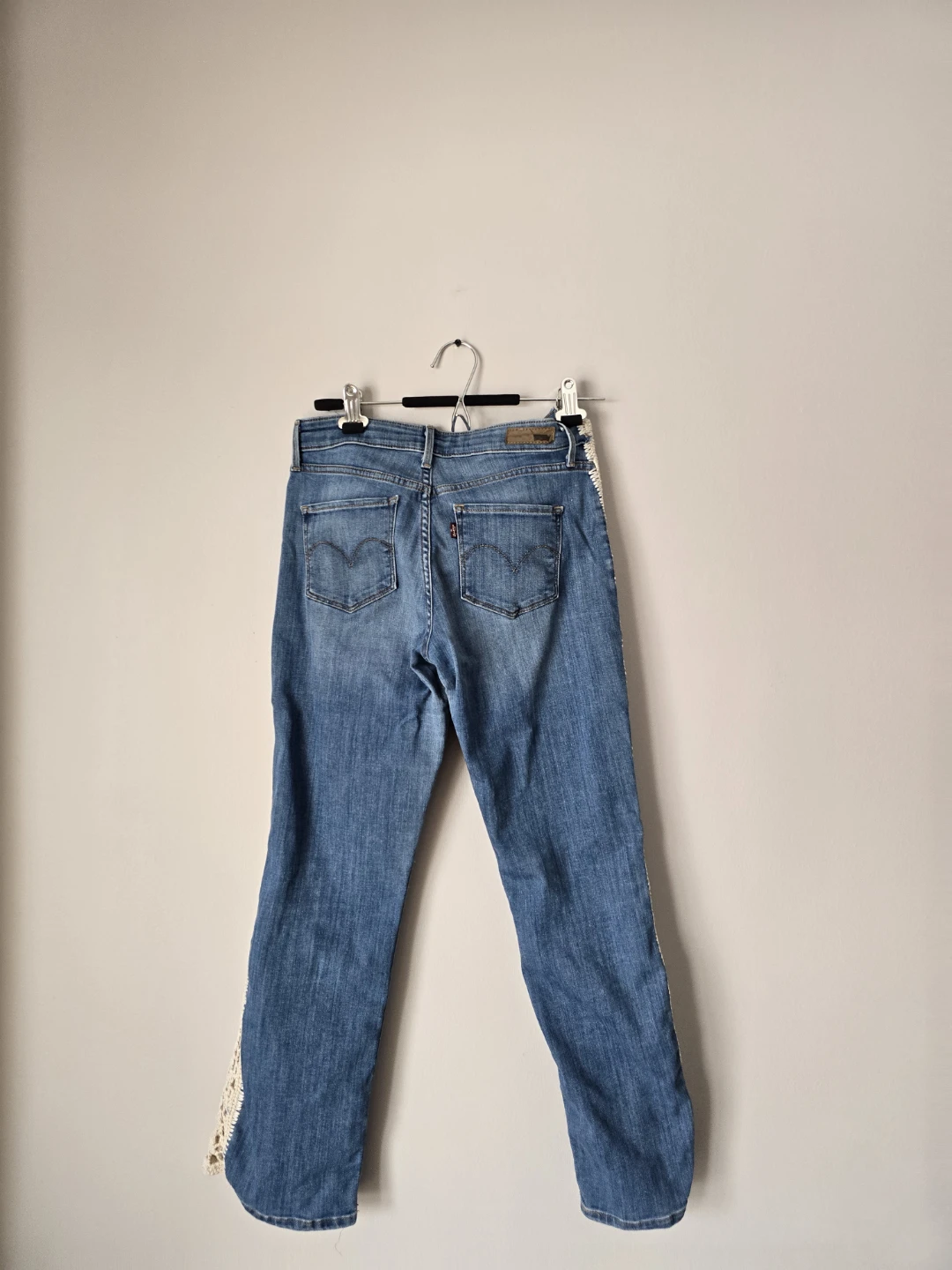 Levi's Women's Jeans with Crochet Inset, size 2/26, fits medium. - photo 2
