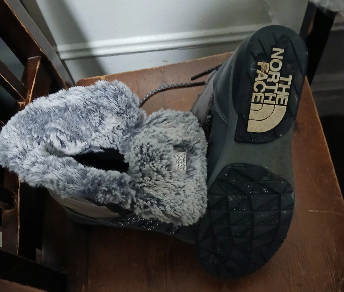 The North Face Kids Winter Boots Gray Faux Fur Lined - photo 3