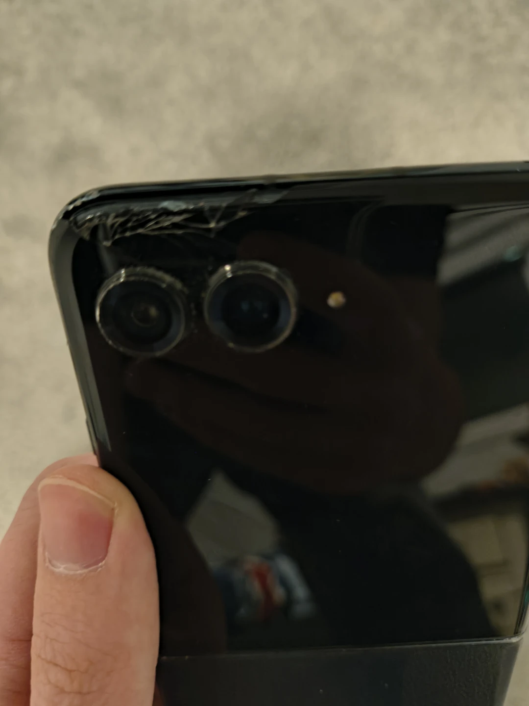 Motorola RAZR Flip Phone 2024 plus - photo 2