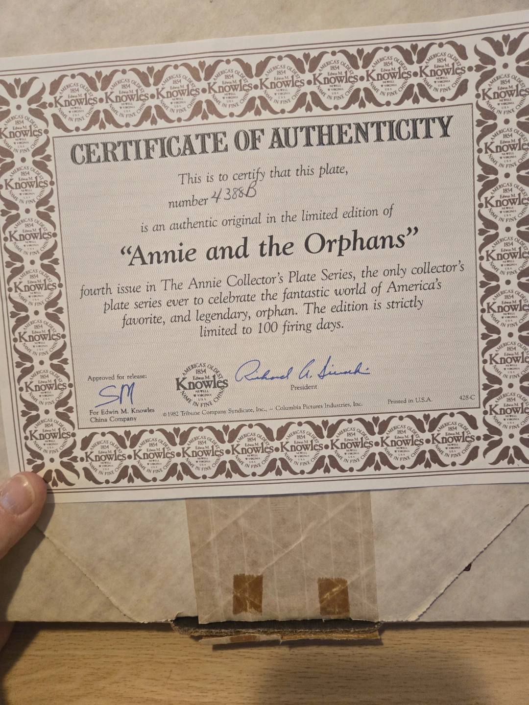 Knowles "Annie and the Orphans" Collector Plate - photo 3