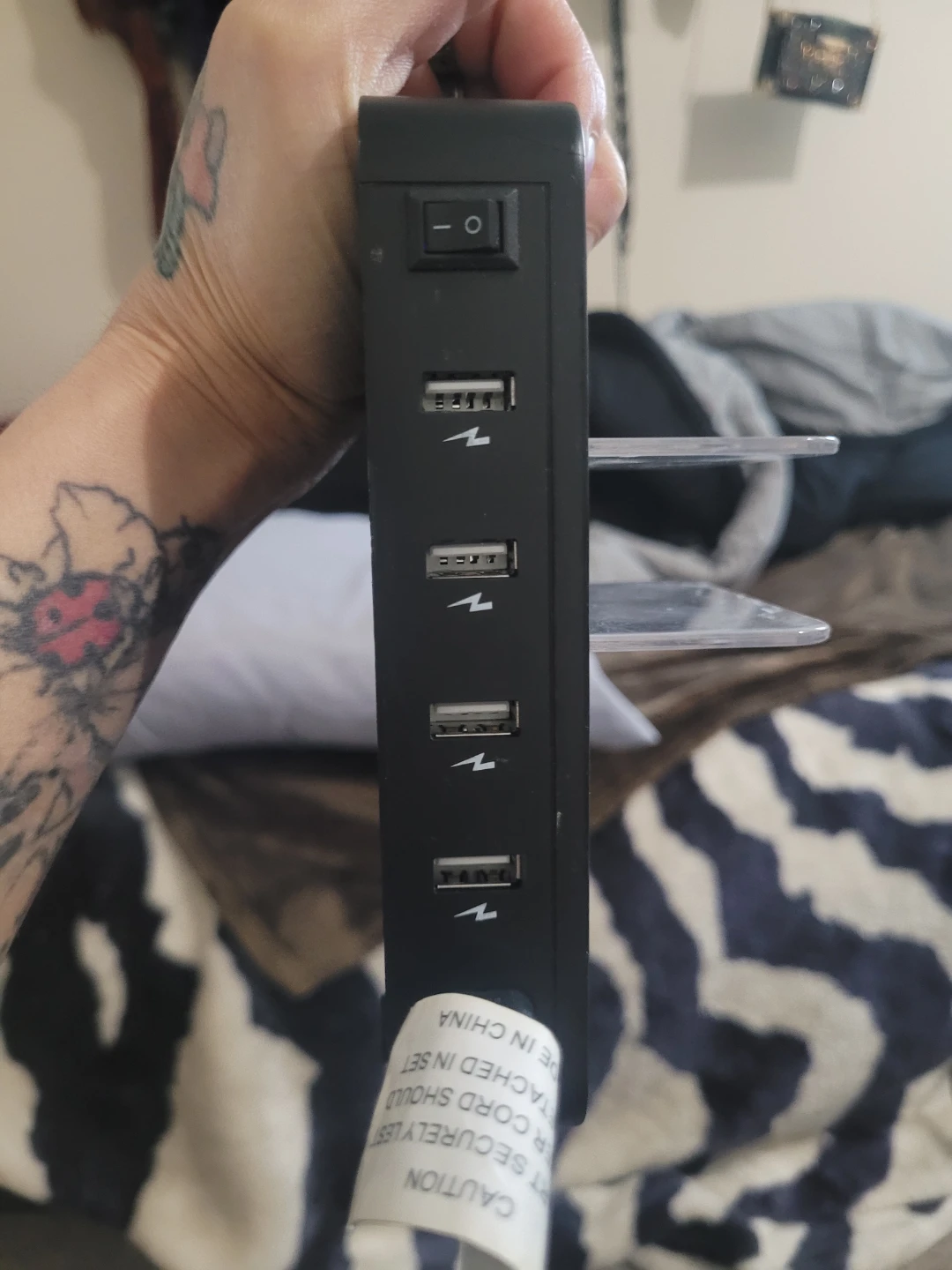 4 USB Ports Charging Station - photo 3