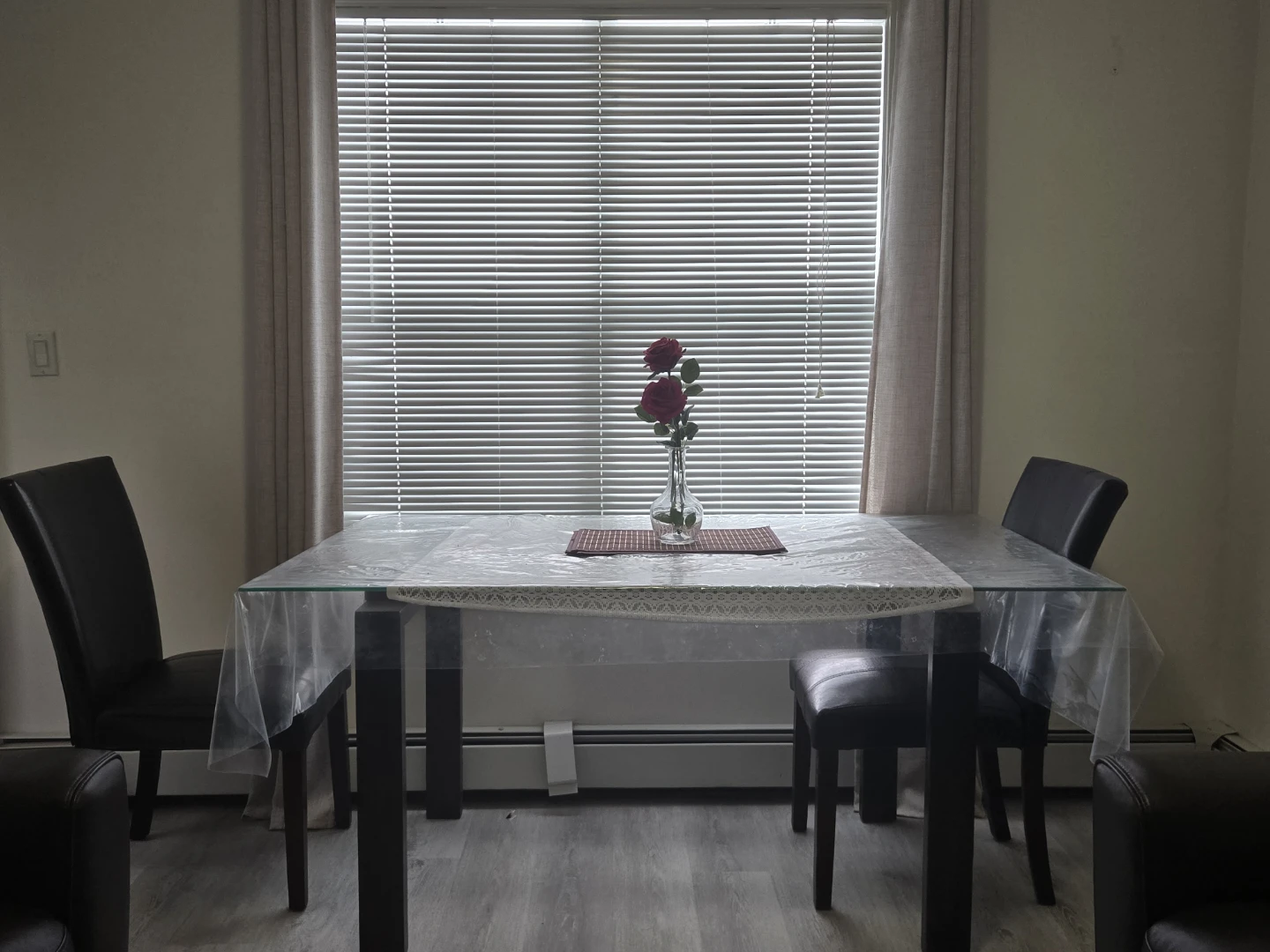 Glass Top Dining Table EXCELLENT condition