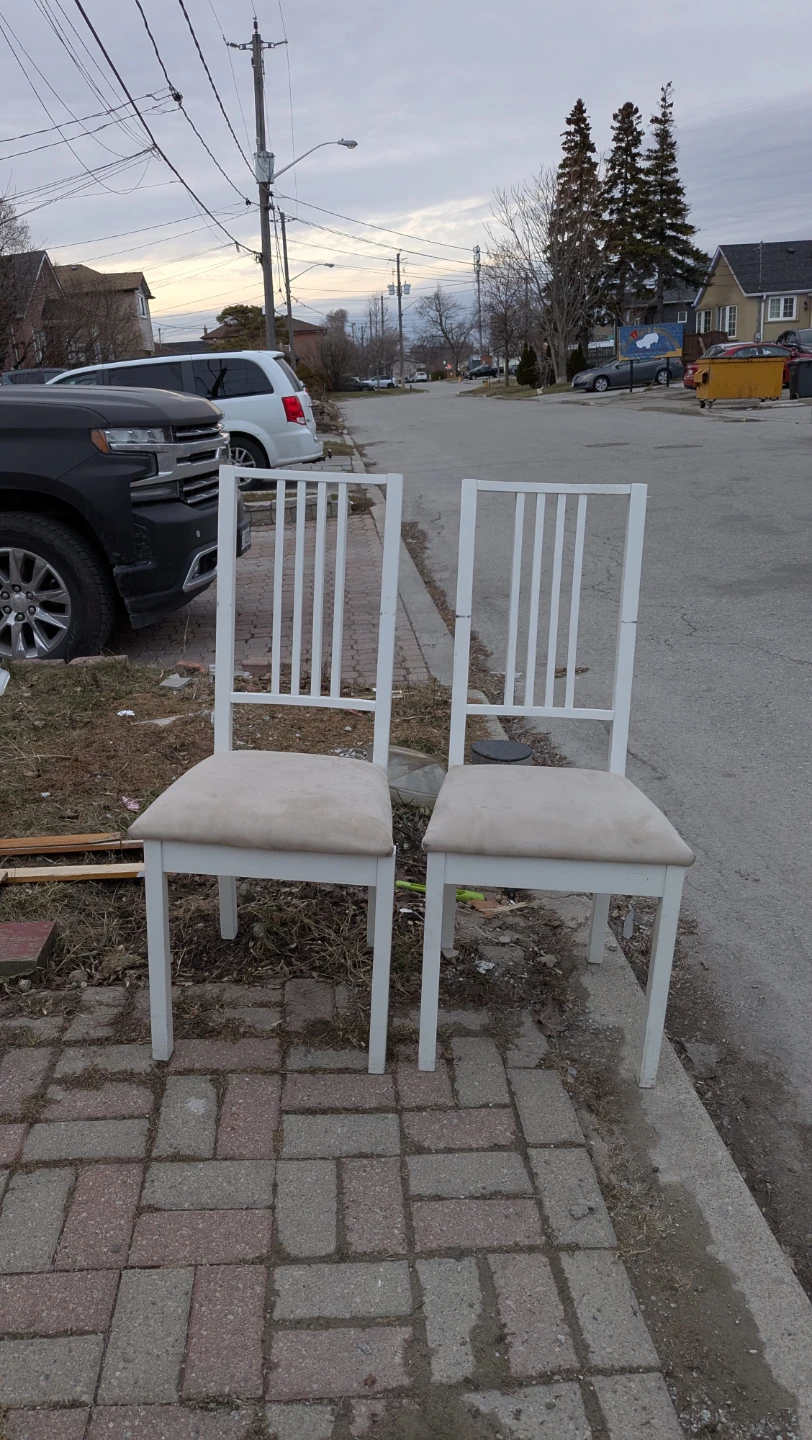 Set of 2 White IKEA Dining Chairs 🥕 - photo 2