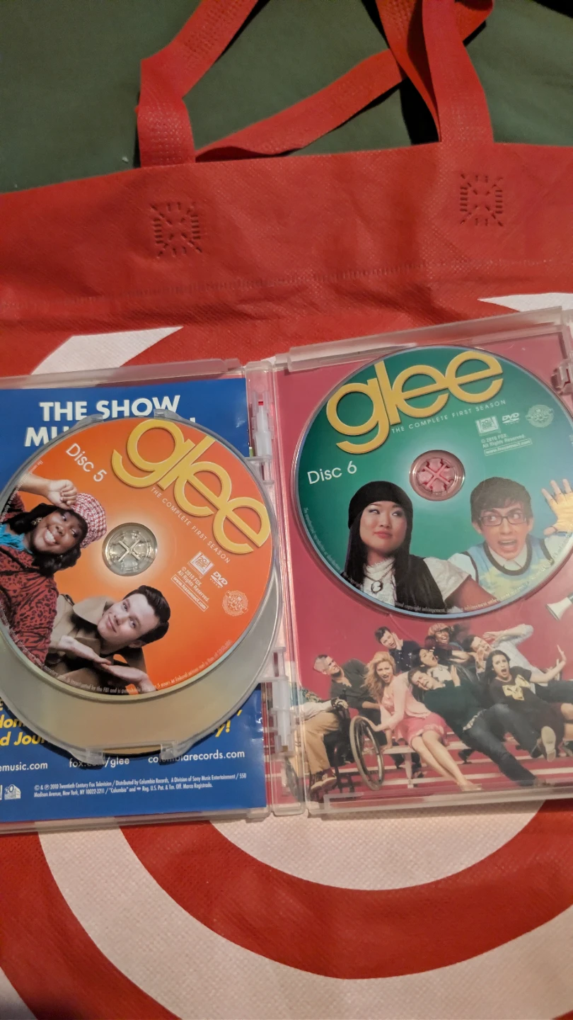 Glee The Complete First Season DVD Set - photo 3