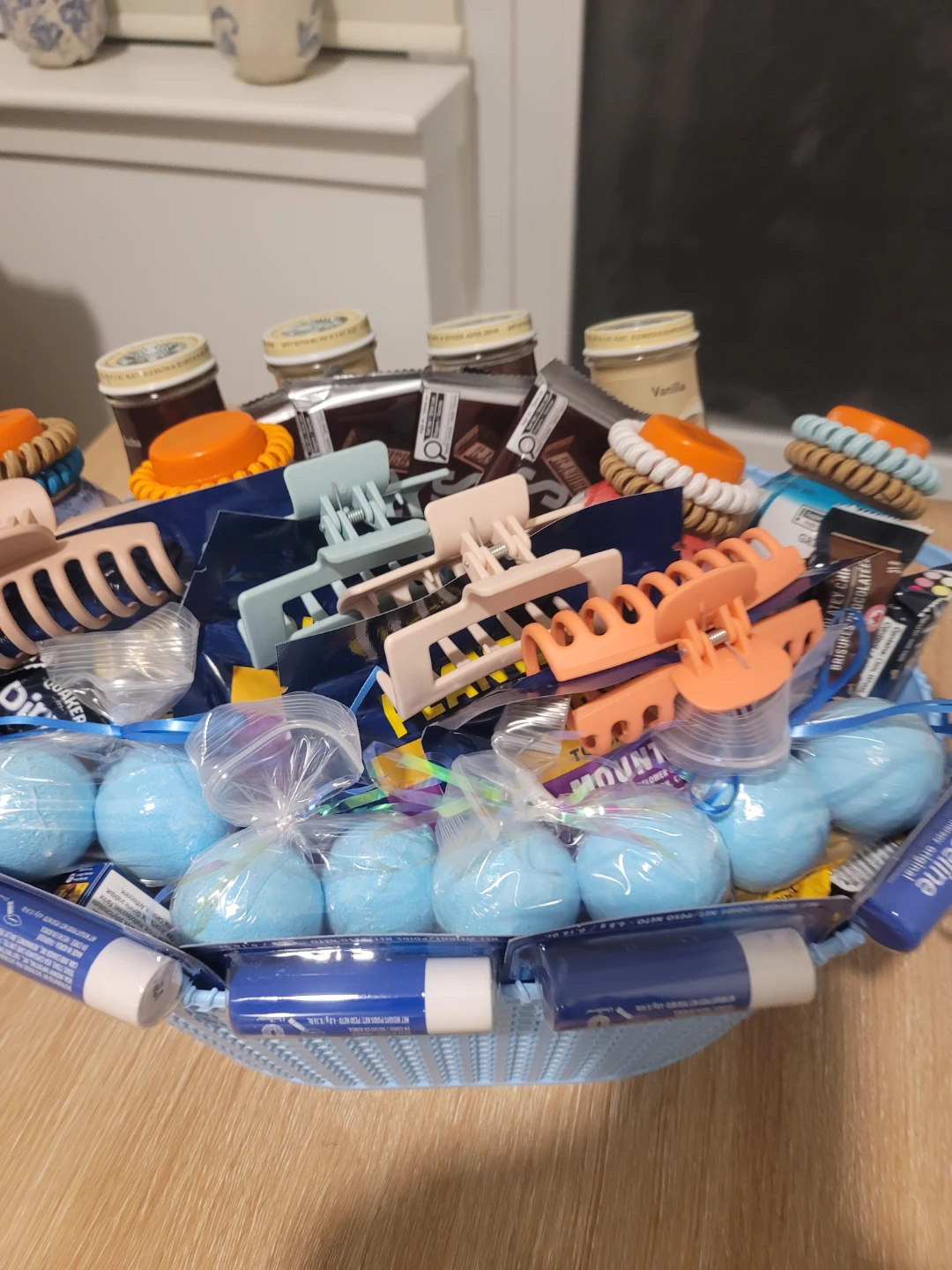 Assorted Bath & Beauty Gift Basket - photo 3