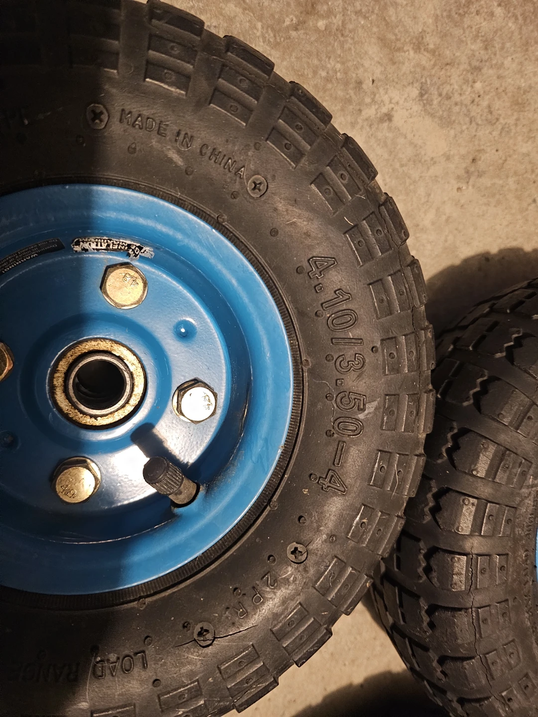 Set of 4 Pneumatic Wheels