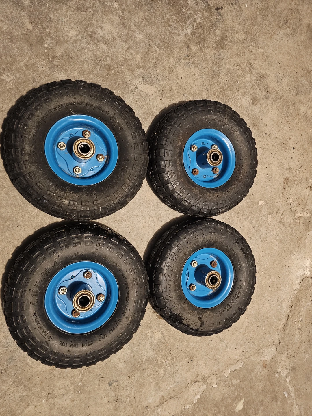 Set of 4 Pneumatic Wheels - photo 3