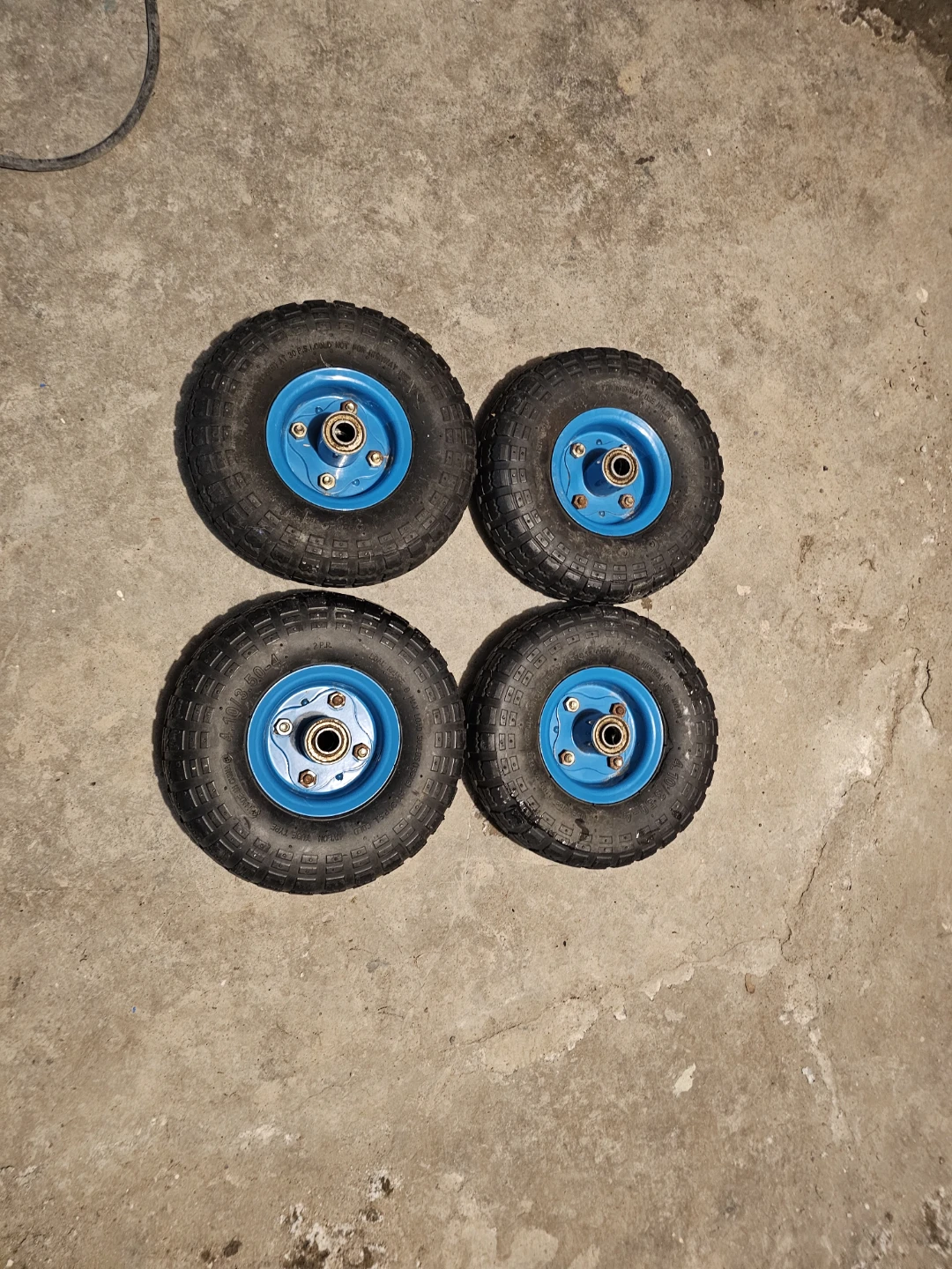Set of 4 Pneumatic Wheels - photo 4