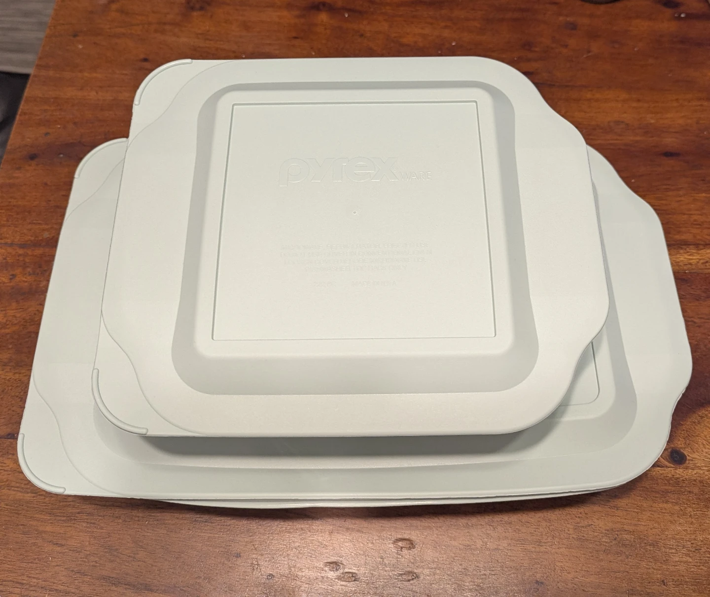Pyrex 222 2-quater Square Baking Dish with Lid - photo 3