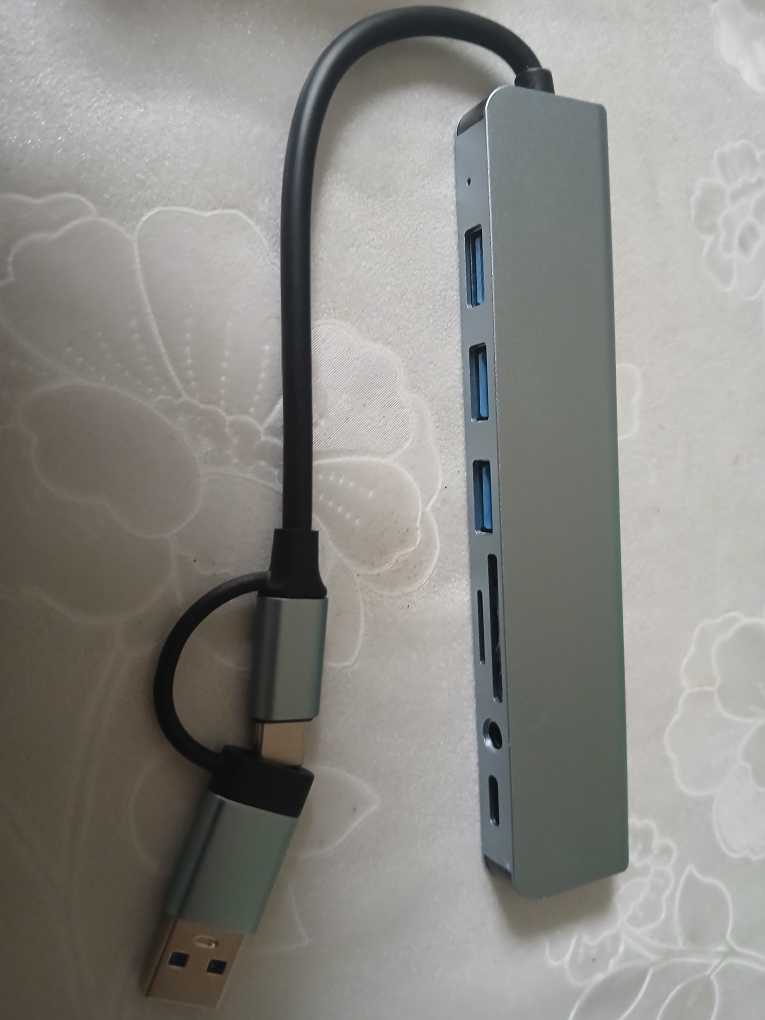 Type-C Adapter 8 in 1 USB Hub - photo 3