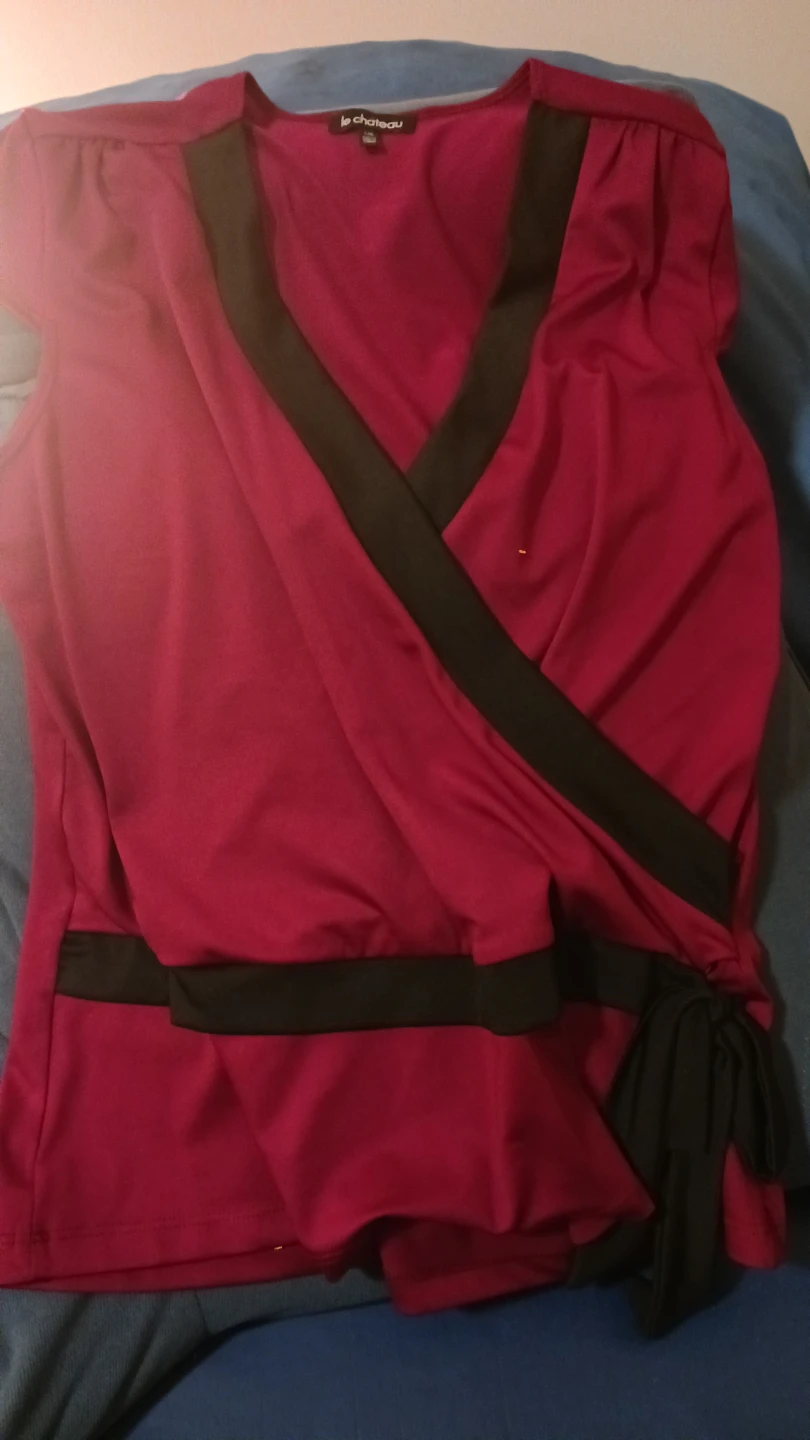 Le Château Women's Magenta V-Neck Wrap Top